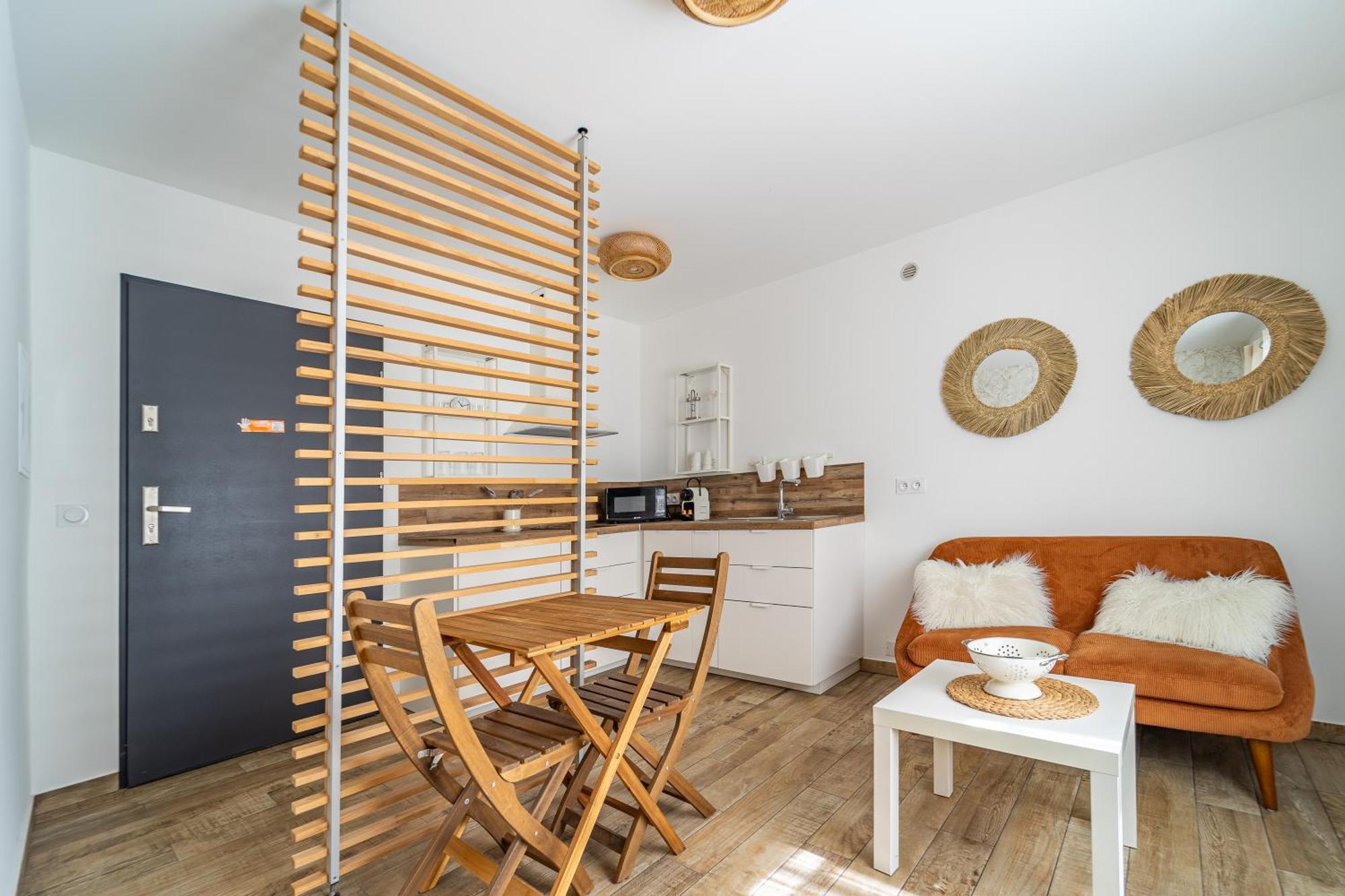 Cosy Room'S Frontonas Luaran gambar