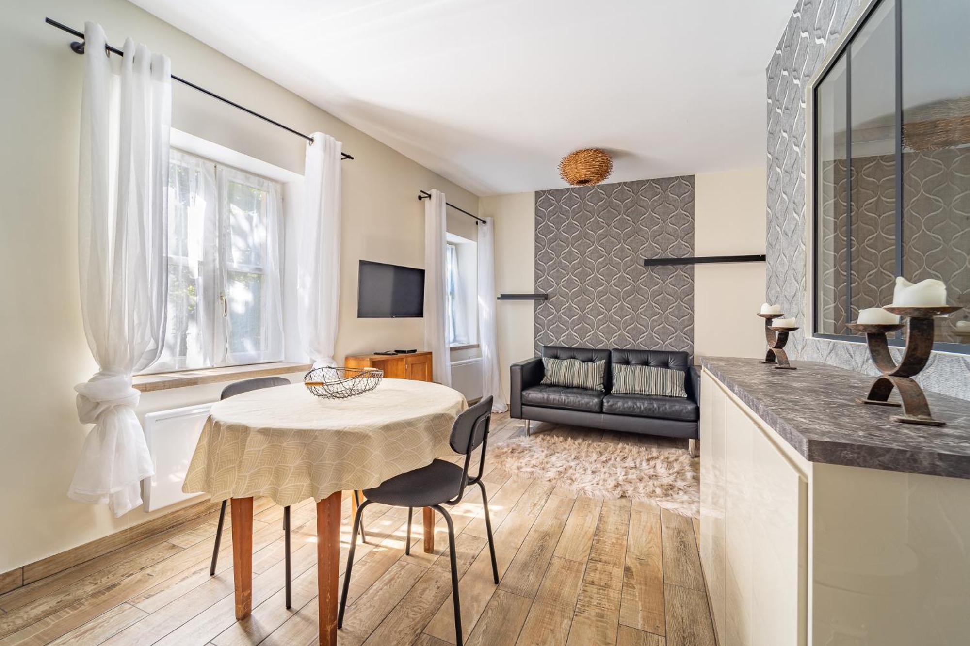 Cosy Room'S Frontonas Luaran gambar