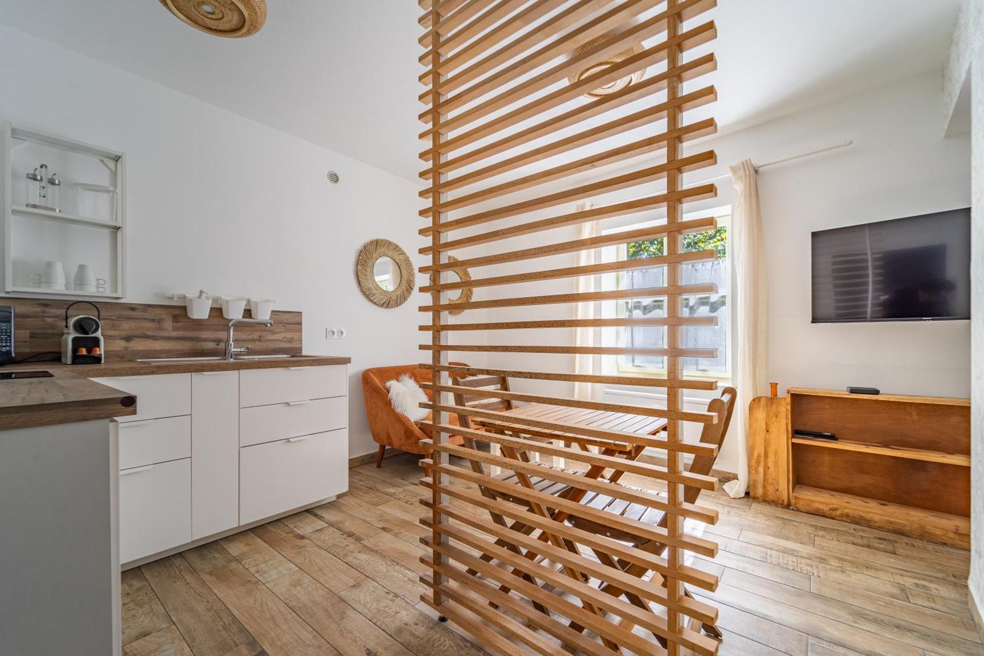 Cosy Room'S Frontonas Luaran gambar