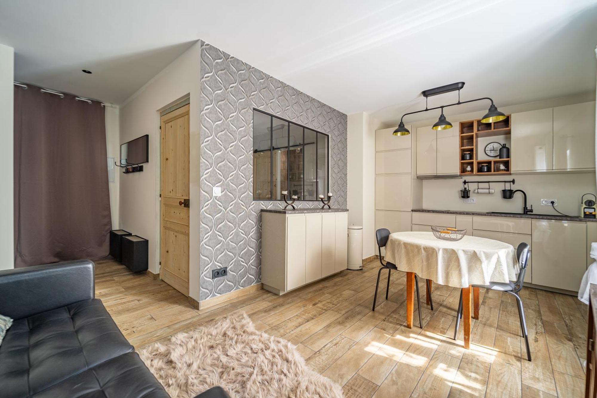Cosy Room'S Frontonas Luaran gambar