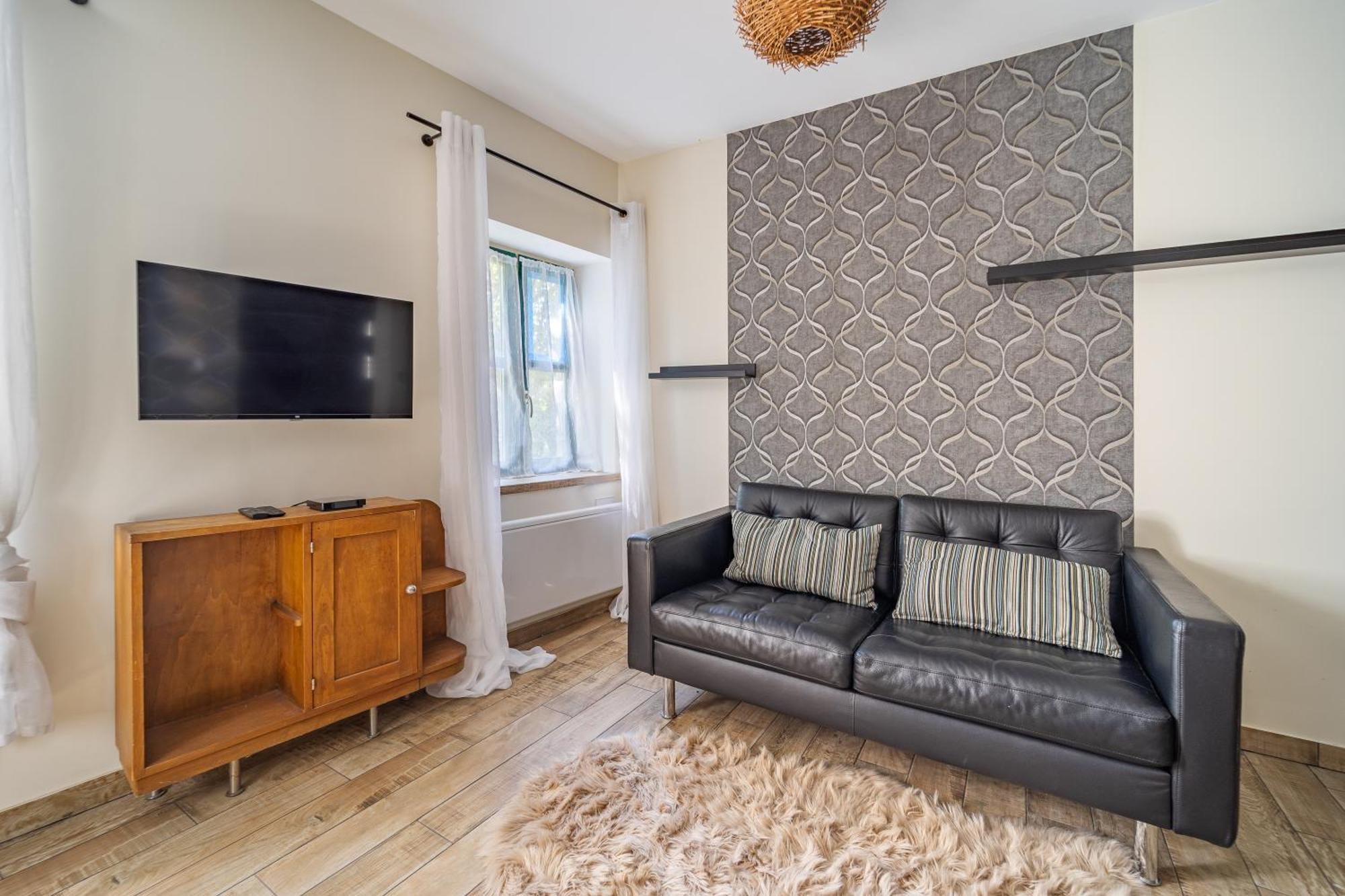 Cosy Room'S Frontonas Luaran gambar